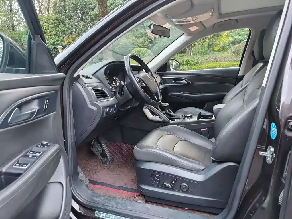 Borgward BX7 — миниатюра 5
