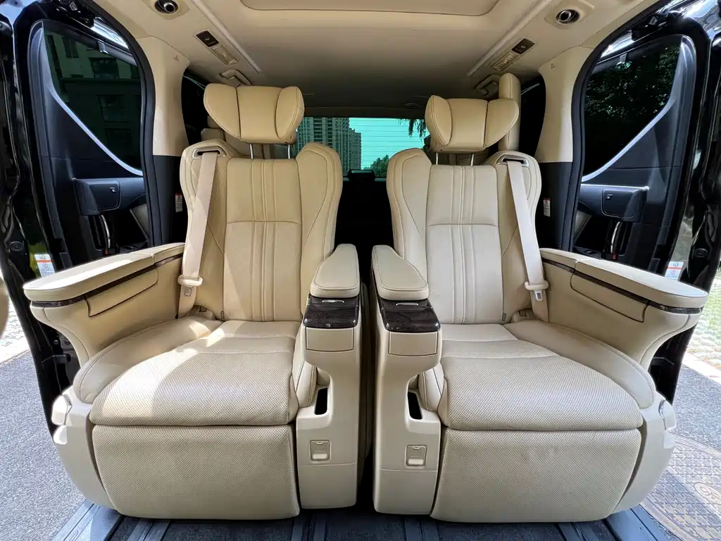 Toyota Alphard 2021 2.5L Luxury