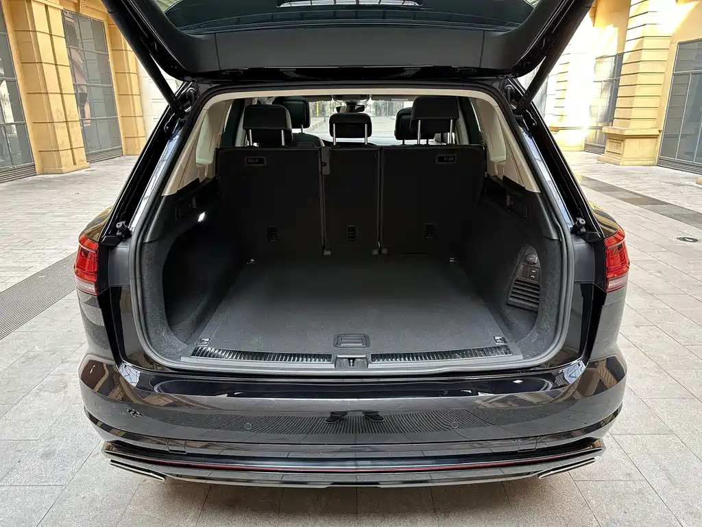 Volkswagen Touareg — миниатюра 14