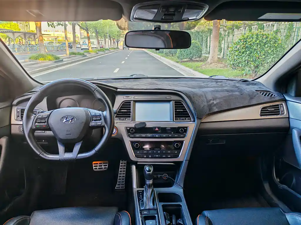 Hyundai Sonata — миниатюра 5