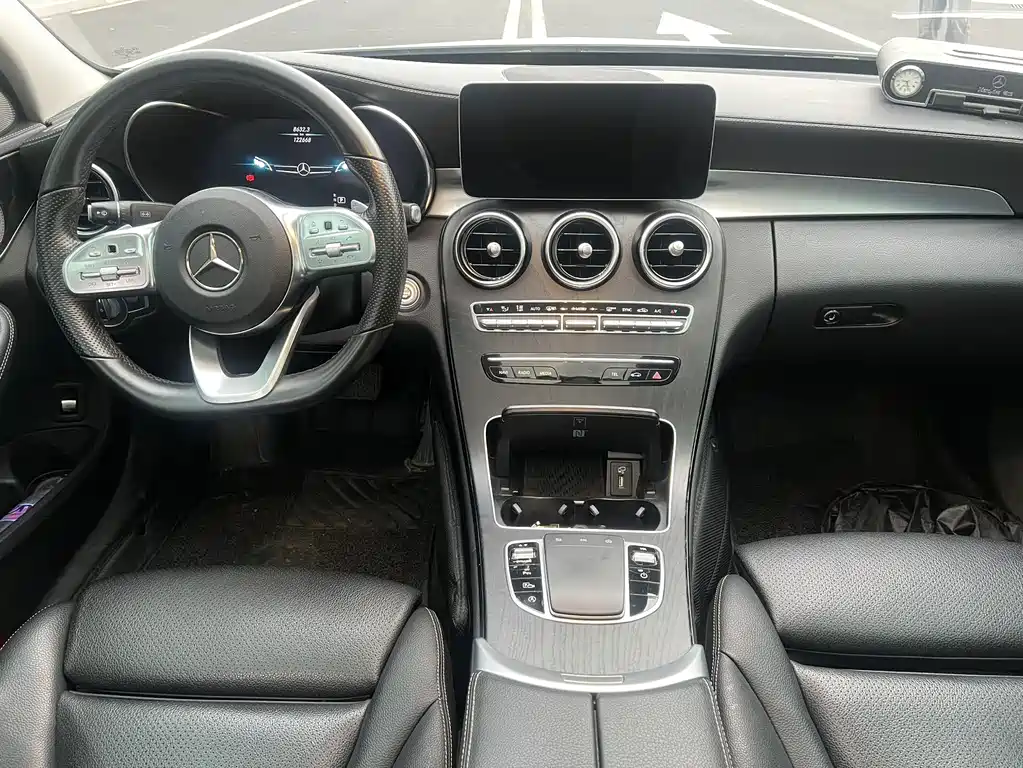 Mercedes-Benz C-Class — миниатюра 6