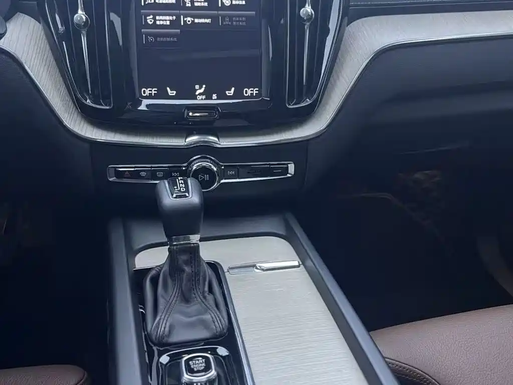 Volvo XC60 2018 T5 Luxury