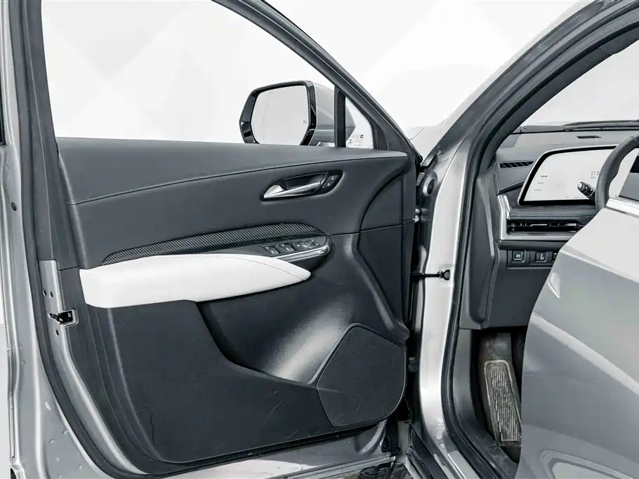 Cadillac XT4 — миниатюра 15