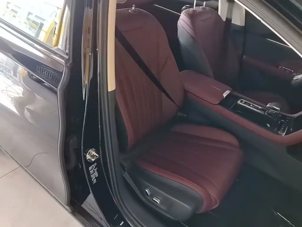 Hongqi Hongqi H5 — миниатюра 25