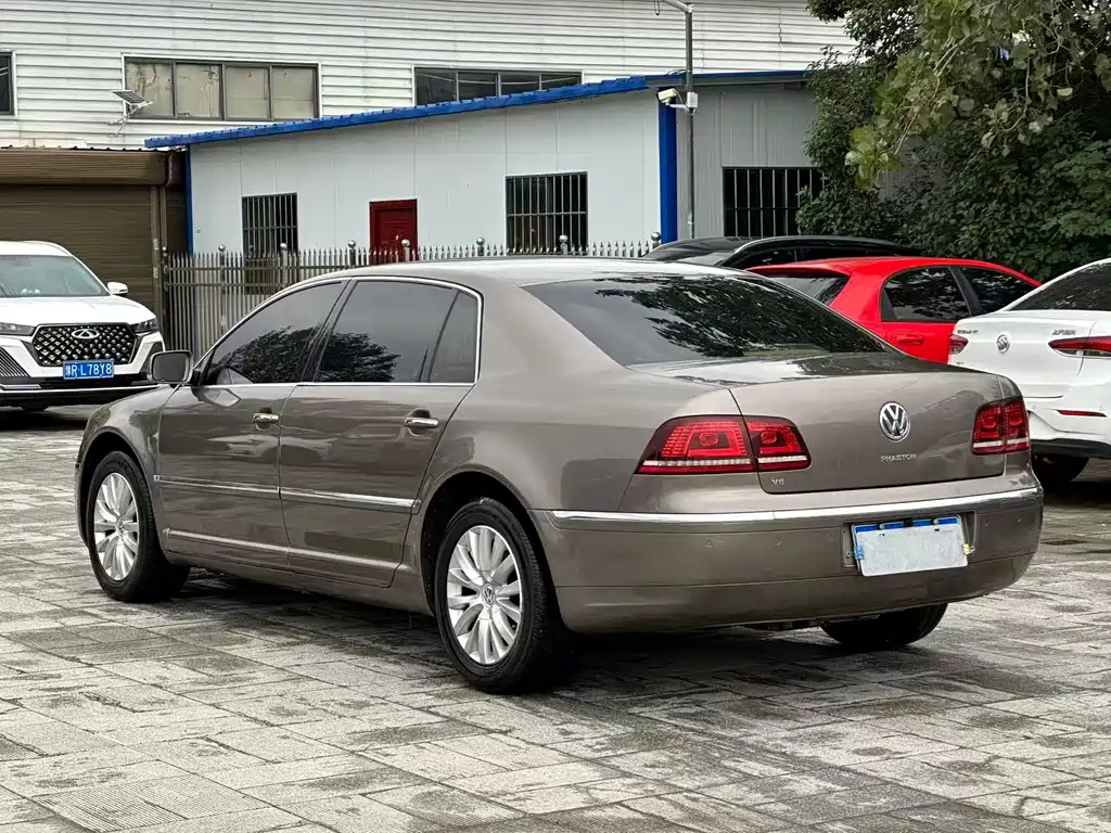 Volkswagen Phaeton — миниатюра 9