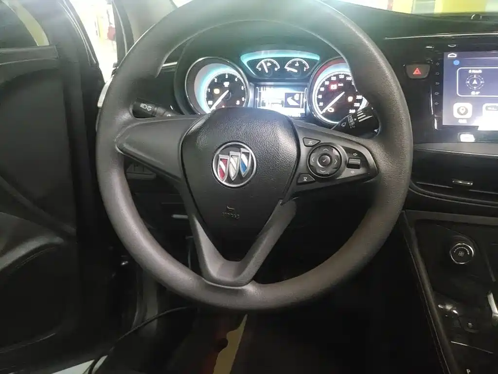 Buick Envision Plus — миниатюра 11