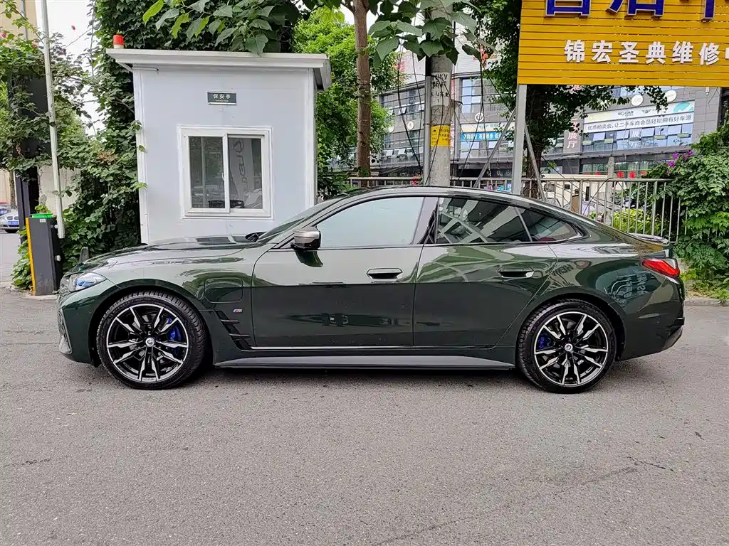 BMW i4