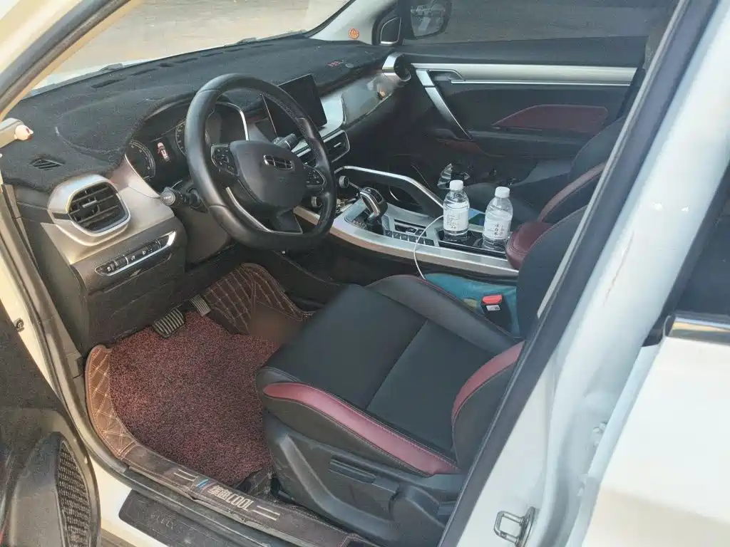 Geely Binyue — миниатюра 8