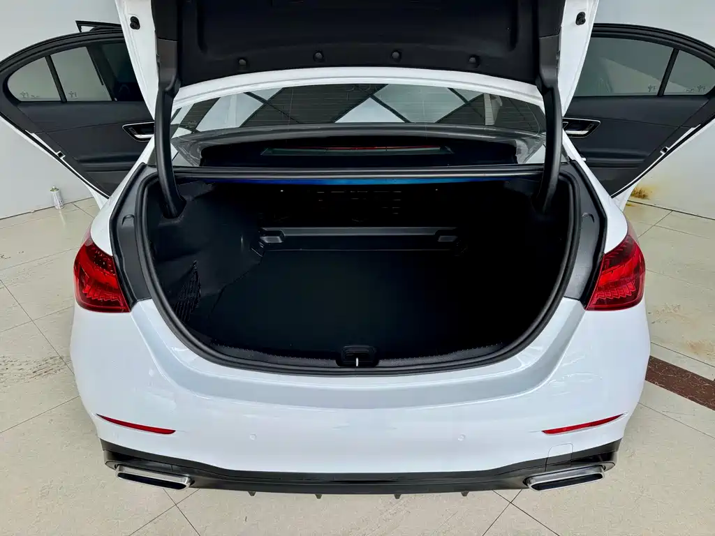 Mercedes-Benz C-Class — миниатюра 22