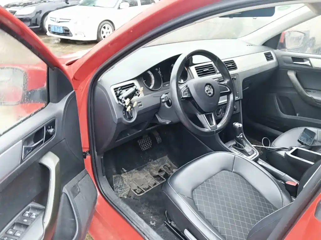 Skoda Rapid Spaceback — миниатюра 21