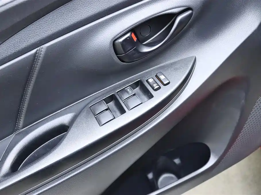 TOYOTA YARIS L ZHIXUAN