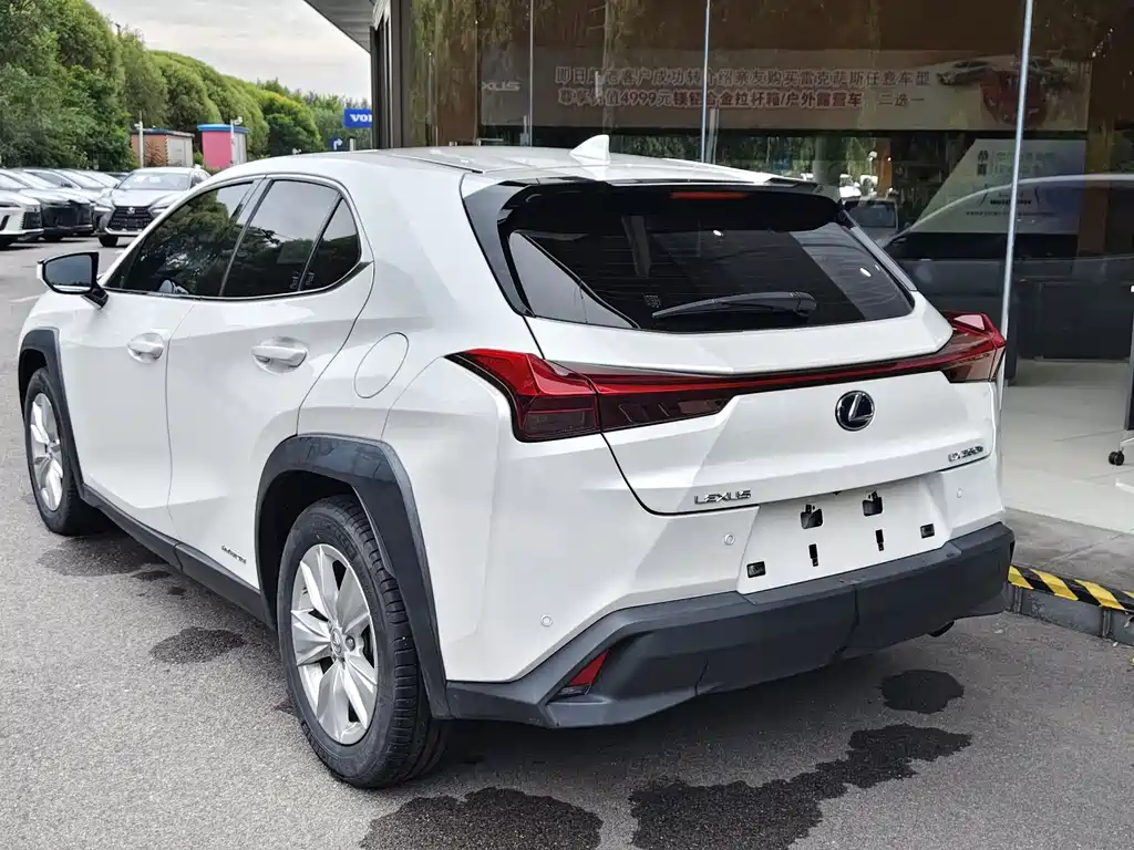 Lexus UX — миниатюра 4