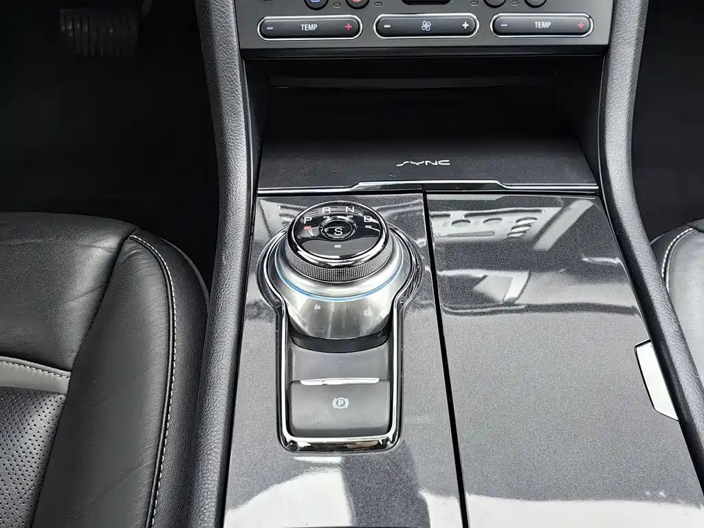 Ford Taurus — миниатюра 13