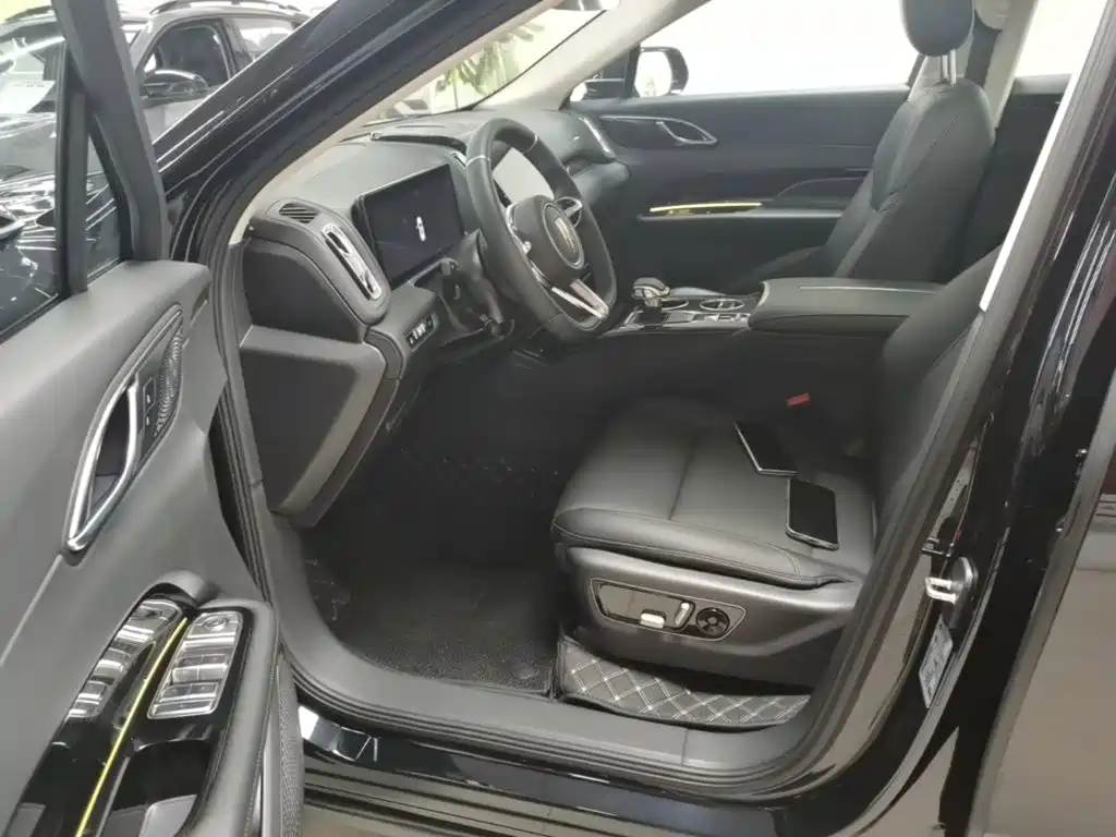 Hongqi Hongqi HS3 PHEV — миниатюра 16
