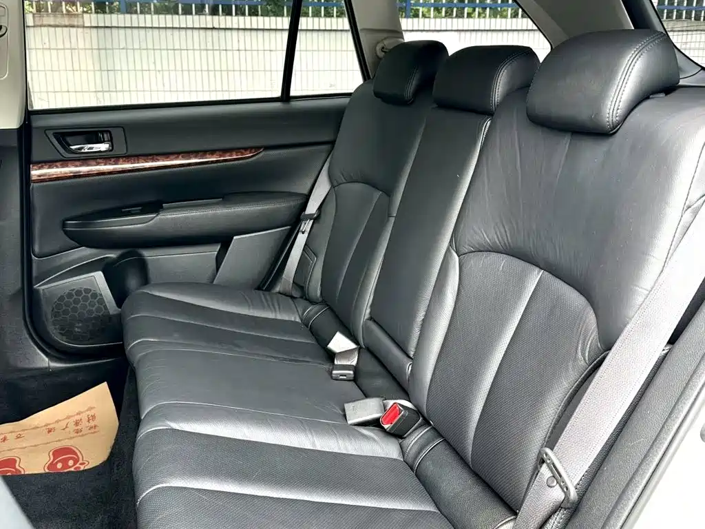 Subaru Outback — миниатюра 12
