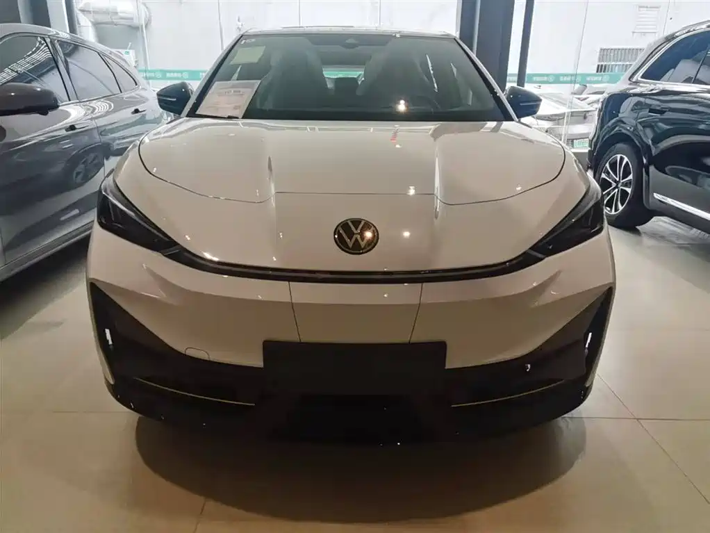 Volkswagen 06 2025 Pure