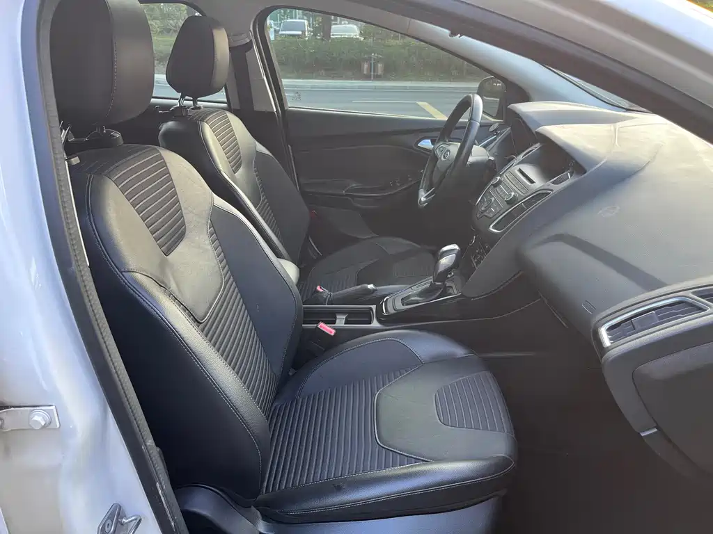 Ford Focus — миниатюра 11