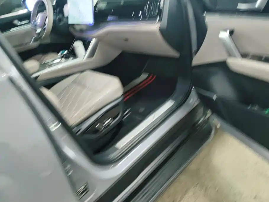 BYD Tang New Energy — миниатюра 8