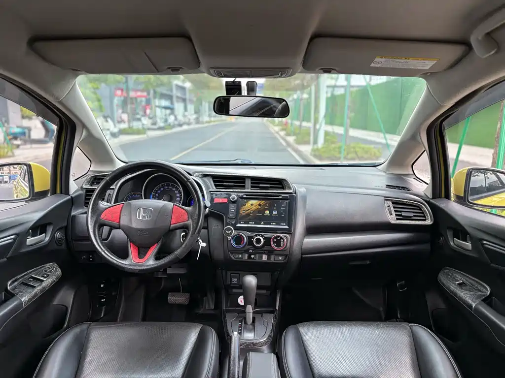 Honda Fit — миниатюра 5