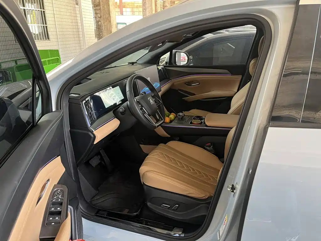 BYD L DM-i — миниатюра 2