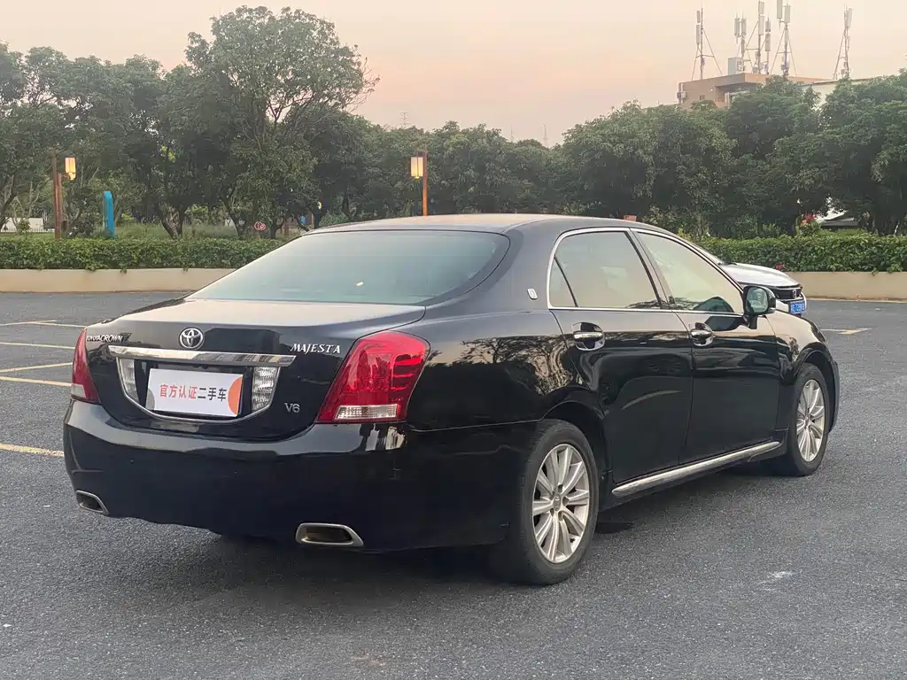 Toyota Crown 2010 2.5L Royal