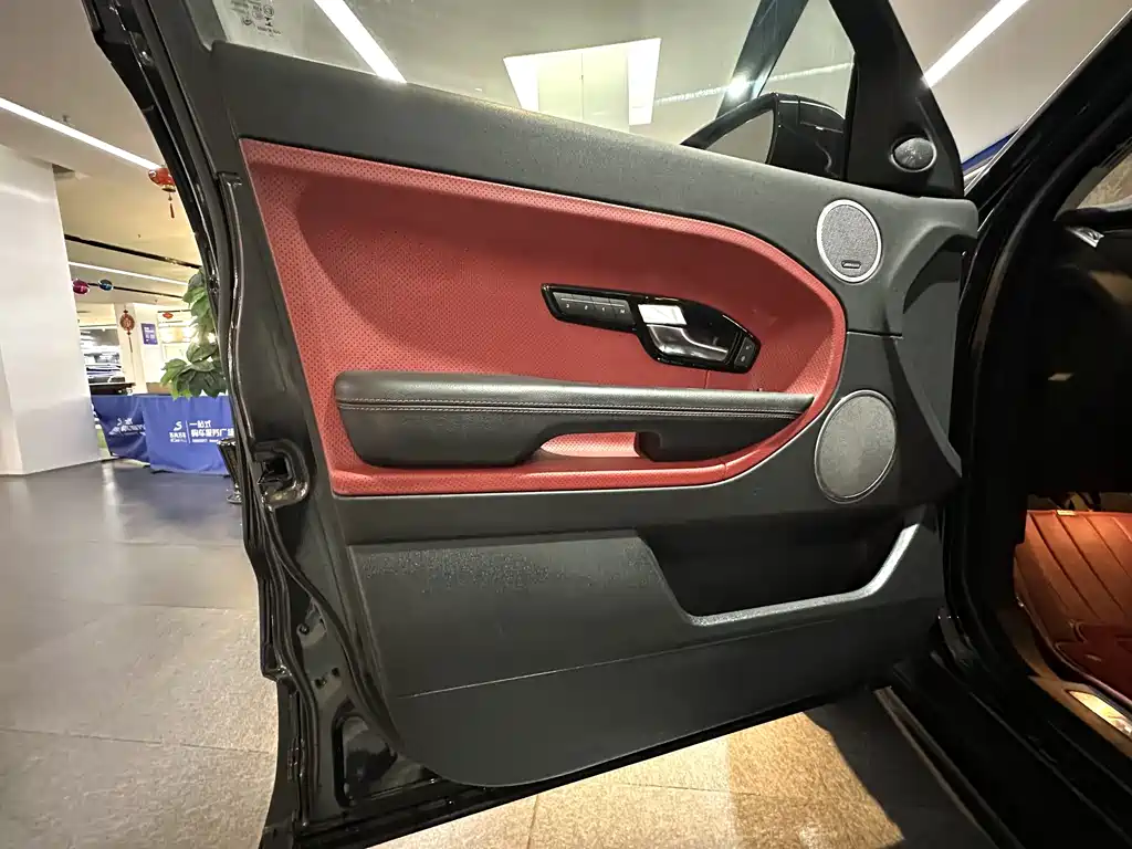 Land Rover Evoque (Import) — миниатюра 12