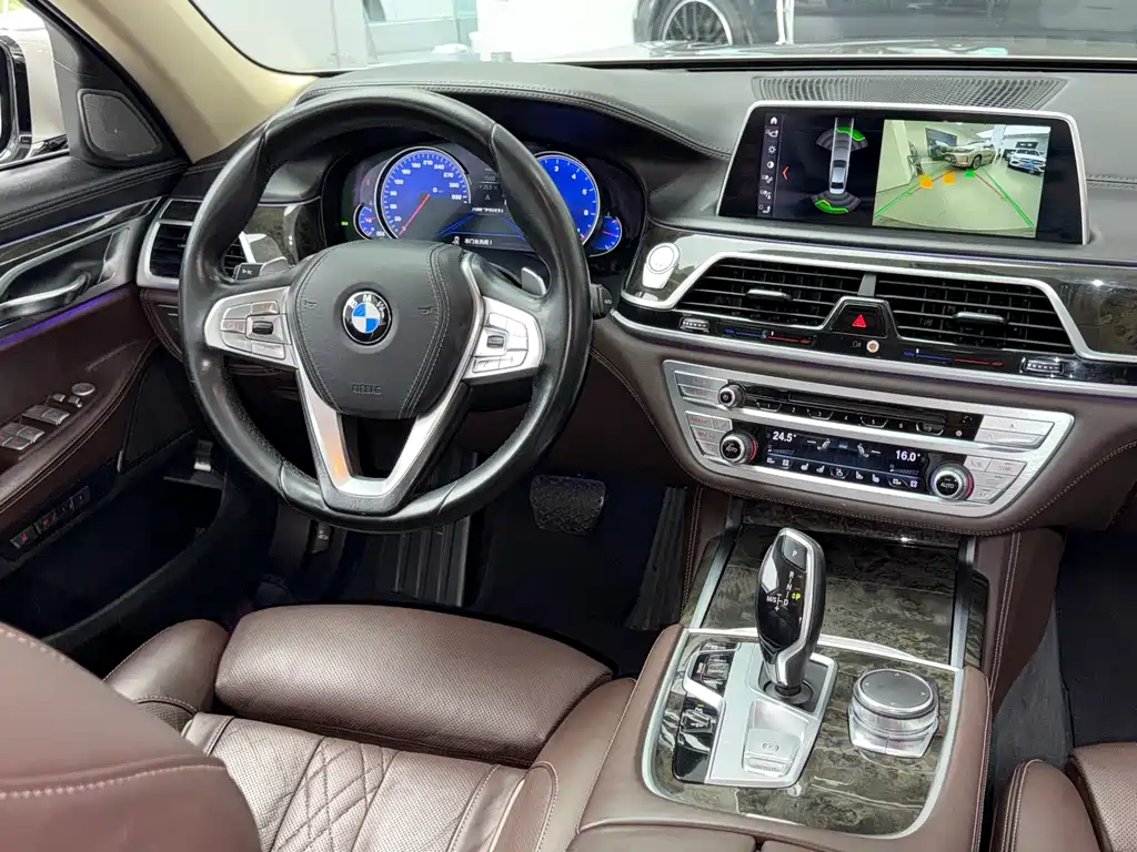 BMW 7 Series 7 2016 740Li Lead