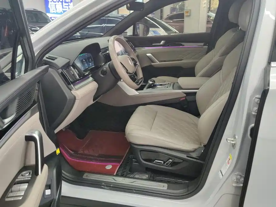 BYD Tang DM - фото 9