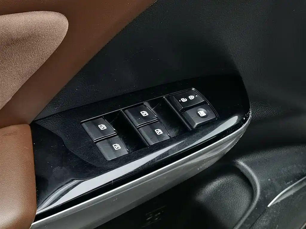 GAC GS8 2017 320T Luxury Smart Connect （ мест）