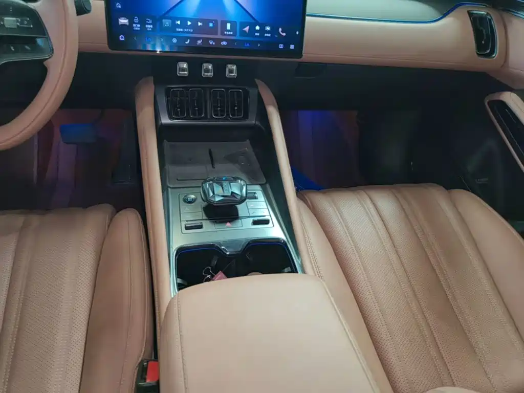 BYD L EV — миниатюра 14