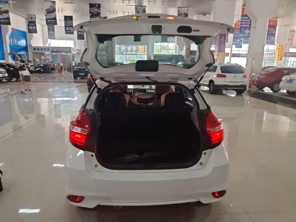 Toyota Vios FS — миниатюра 19