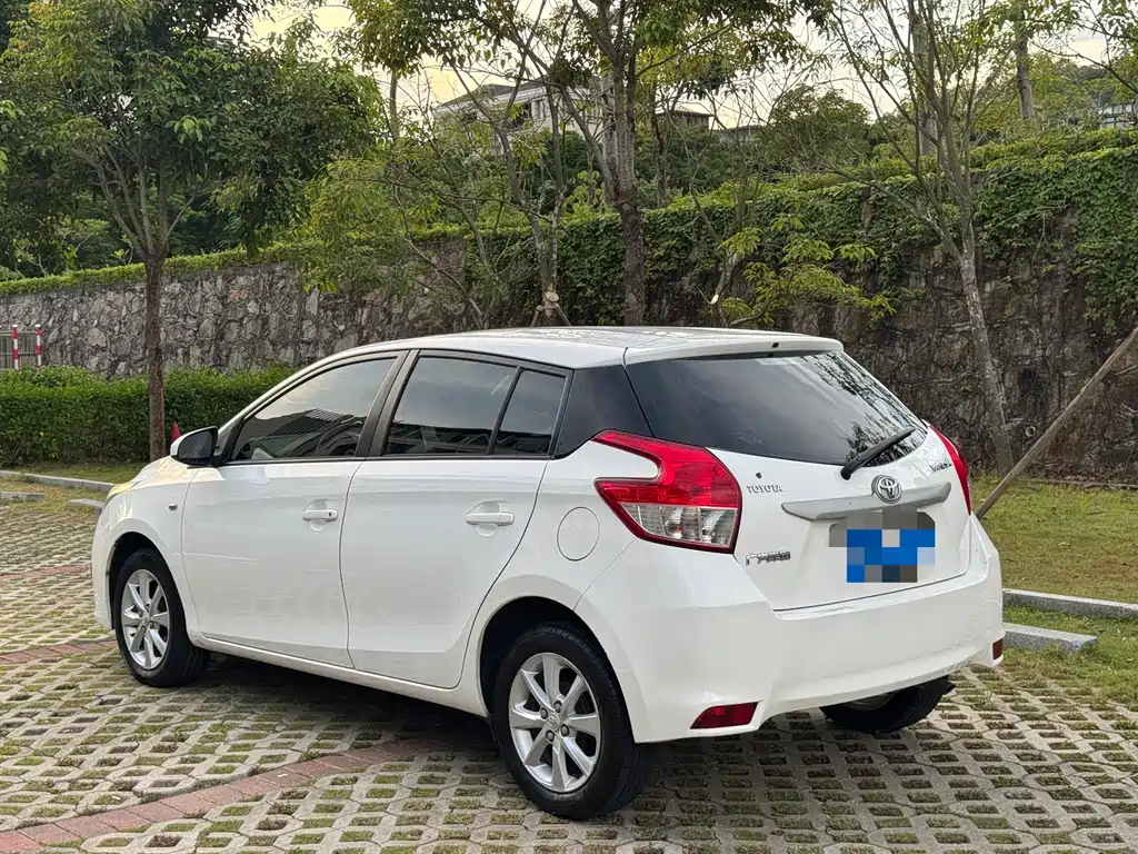 Toyota Yaris L — миниатюра 9