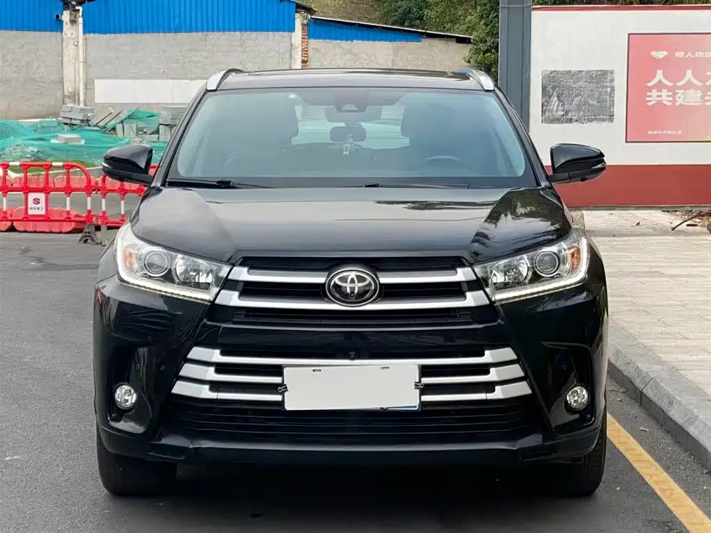 TOYOTA HIGHLANDER