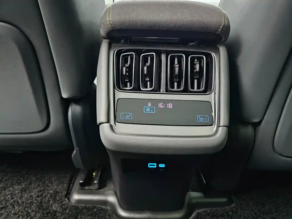BYD L EV — миниатюра 17