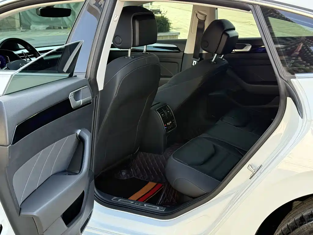 Volkswagen CC — миниатюра 12