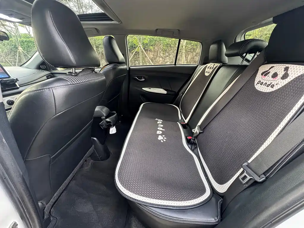 Toyota Yaris L — миниатюра 5
