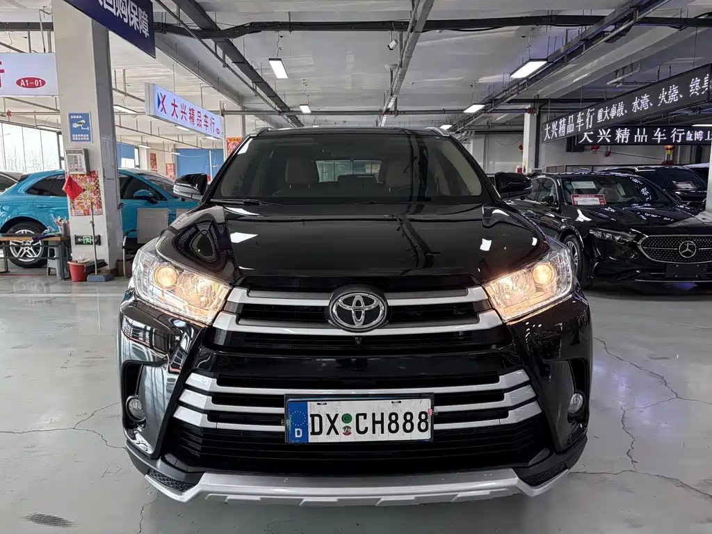 TOYOTA HIGHLANDER