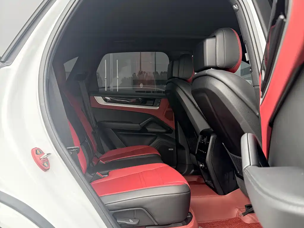 Porsche Cayenne — миниатюра 11