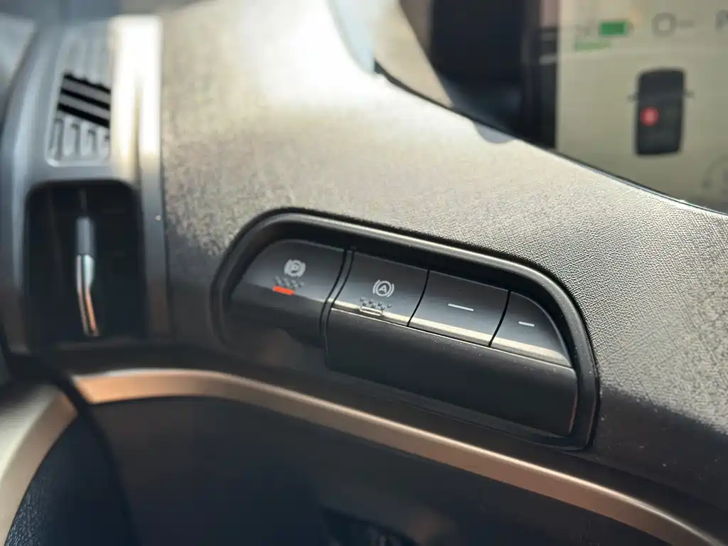 Baojun KiWi EV — миниатюра 11