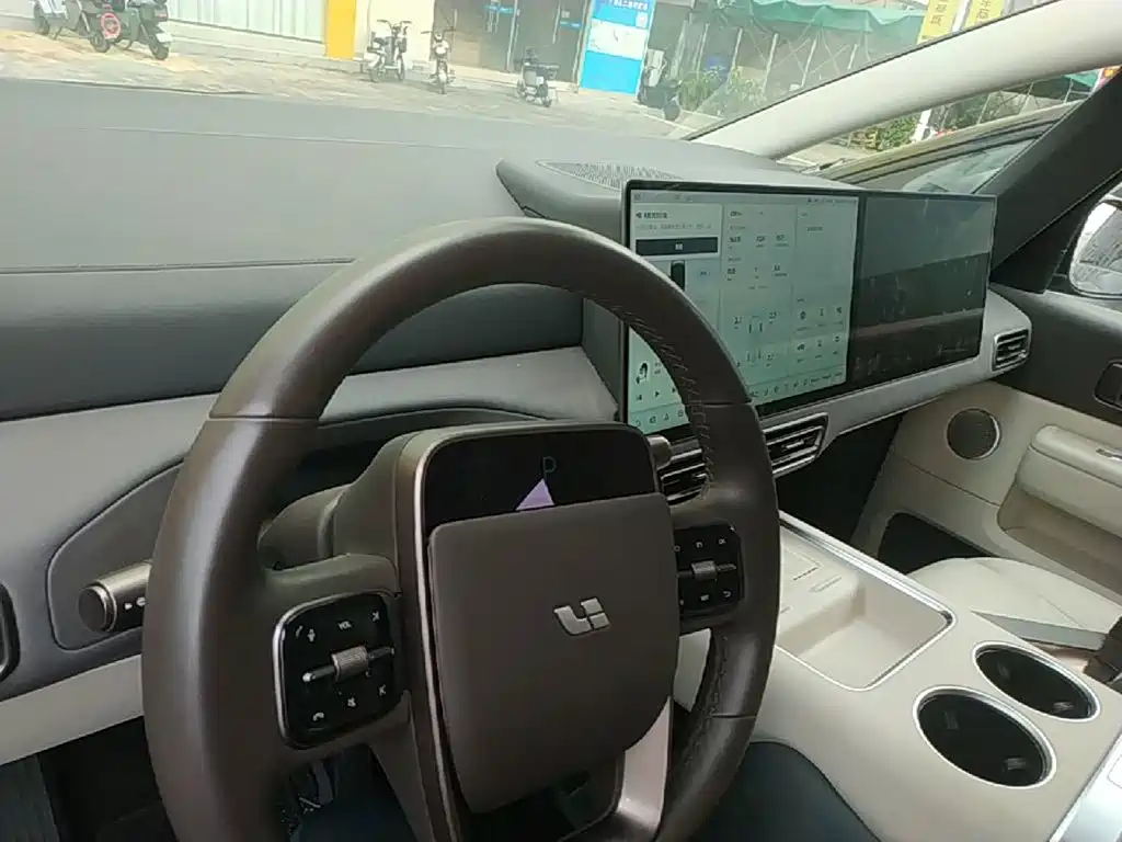 Li Auto Li MEGA — миниатюра 10