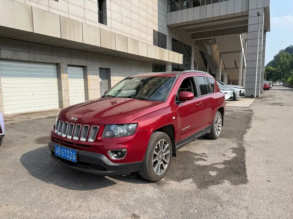 Jeep Compass (Import) 2014