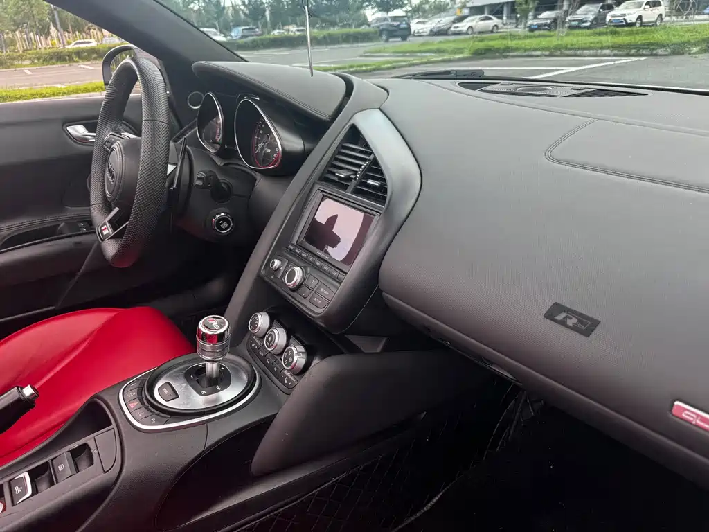 Audi R8 — миниатюра 32