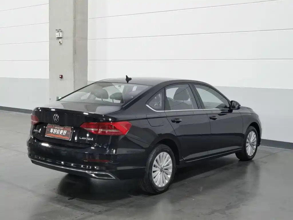 Volkswagen Lavida — миниатюра 2