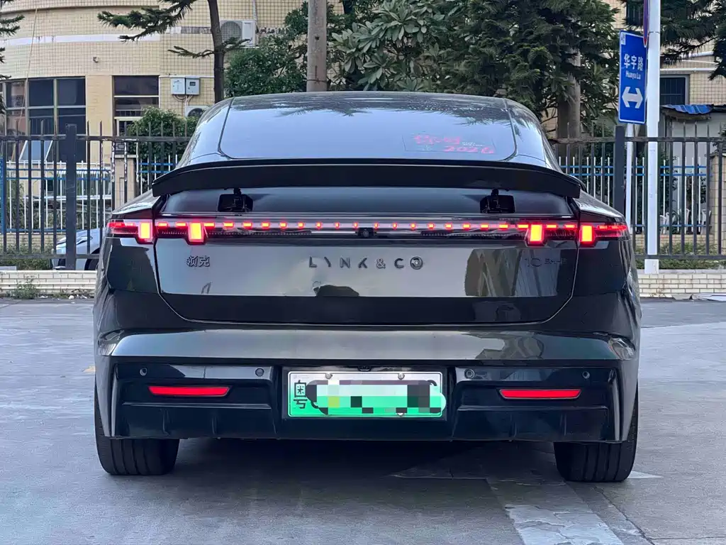 Lynk & Co 10 — миниатюра 6