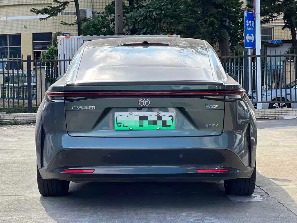Toyota bZ7 — миниатюра 6