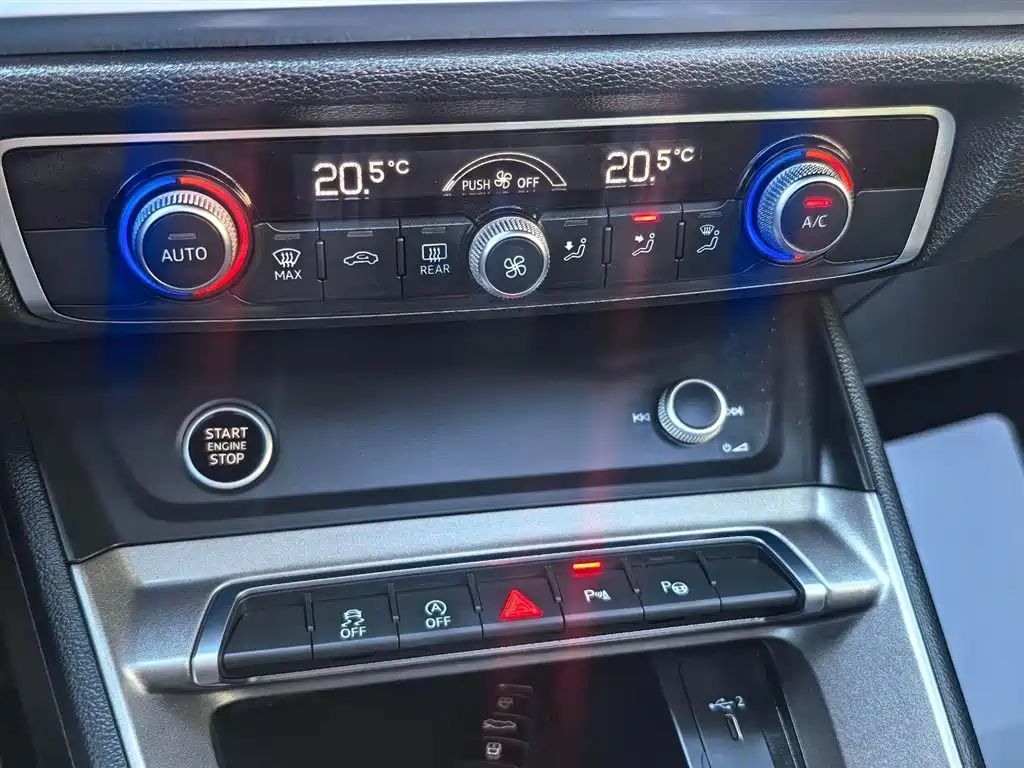 Audi Q3 - фото 9