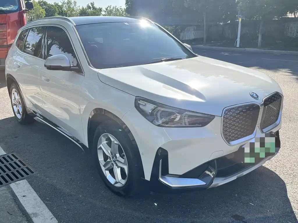 BMW iX1 — миниатюра 2