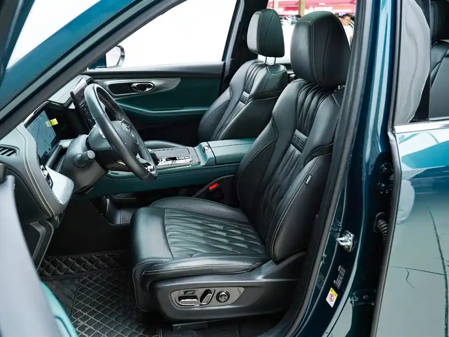GAC GS8 2022 2.0TM Luxury ( мест)
