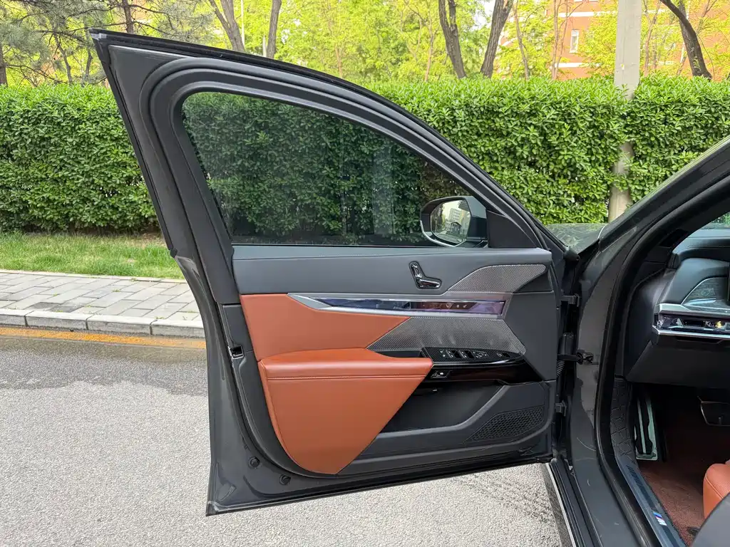 BMW i7 2023 eDrive50L Premium M Sport