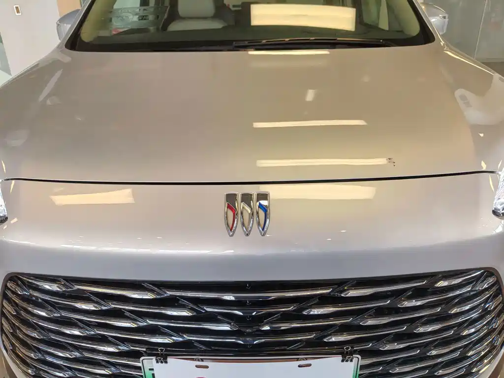 Buick GL8 Hybrid — миниатюра 5